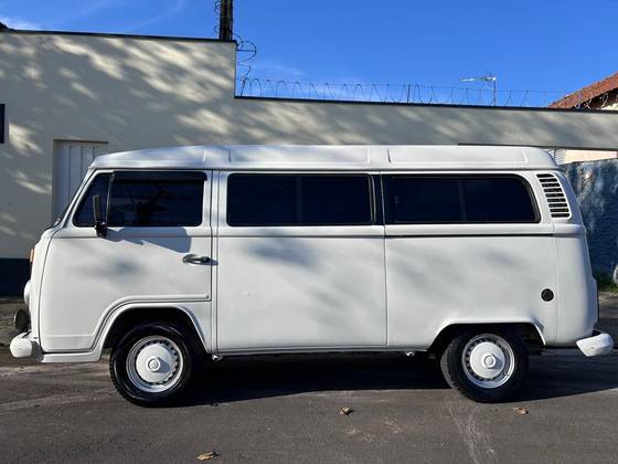 VOLKSWAGEN KOMBI 1.4 MI STD 8V FLEX 4P MANUAL VOLKSWAGEN KOMBI 1.4 MI STD 8V FLEX 4P MANUAL